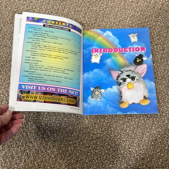 Vintage Furby Trainer's Guide like New Published by Sandwich Islands Pub, 1999 - Picture 4 of 4